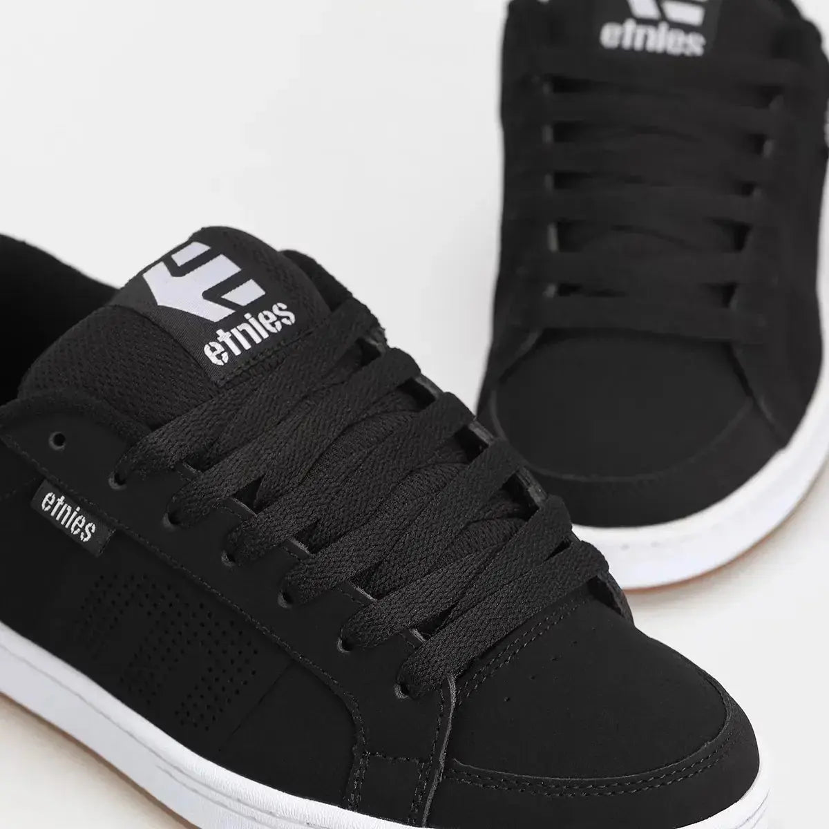 Etnies Men's Kingpin Black/White/Gum Shoes