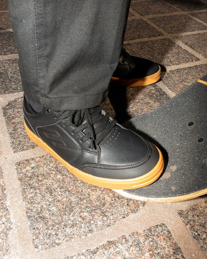 Emerica Mens Heritic Black Gum Shoes